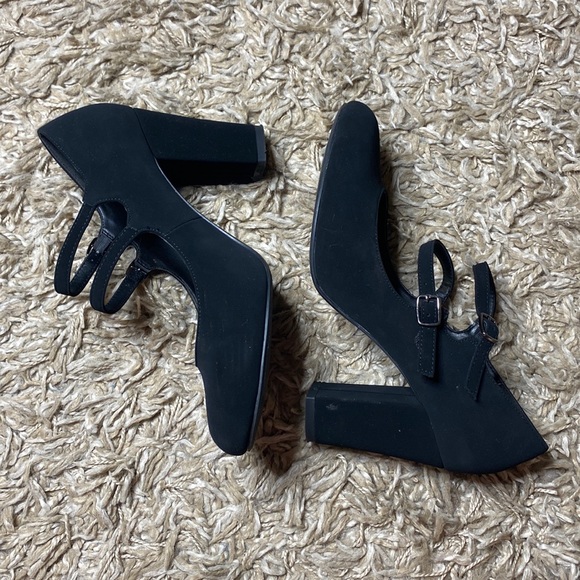 Shoes - Black Heeled Mary Janes